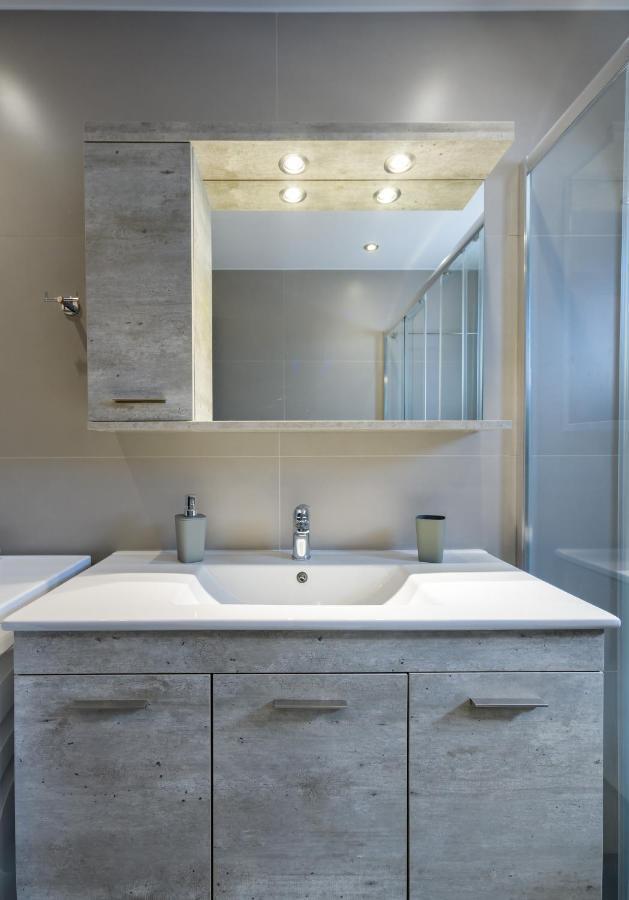 Apartamento Stylish 2Br Flat With Stunning Views & Prv Parking Atenas Exterior foto