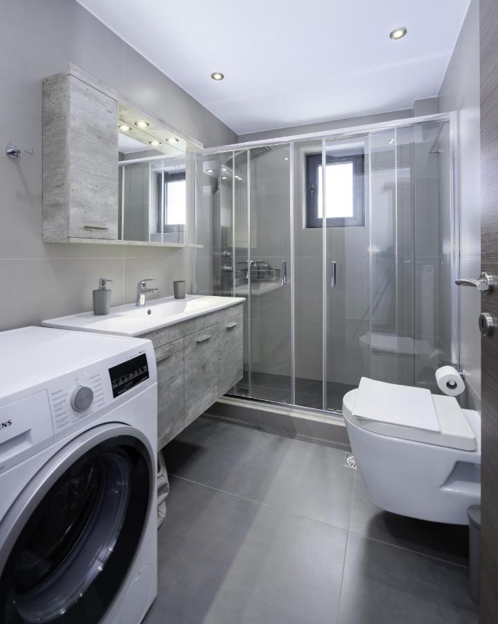 Apartamento Stylish 2Br Flat With Stunning Views & Prv Parking Atenas Exterior foto